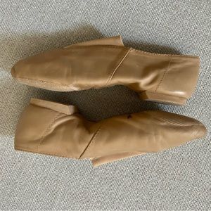 Girls dance/jazz shoes